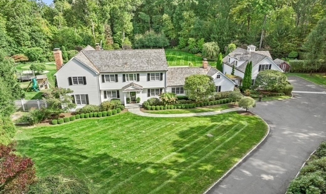 Stunning Updated Colonial In New Canaan, Connecticut, United States For ...