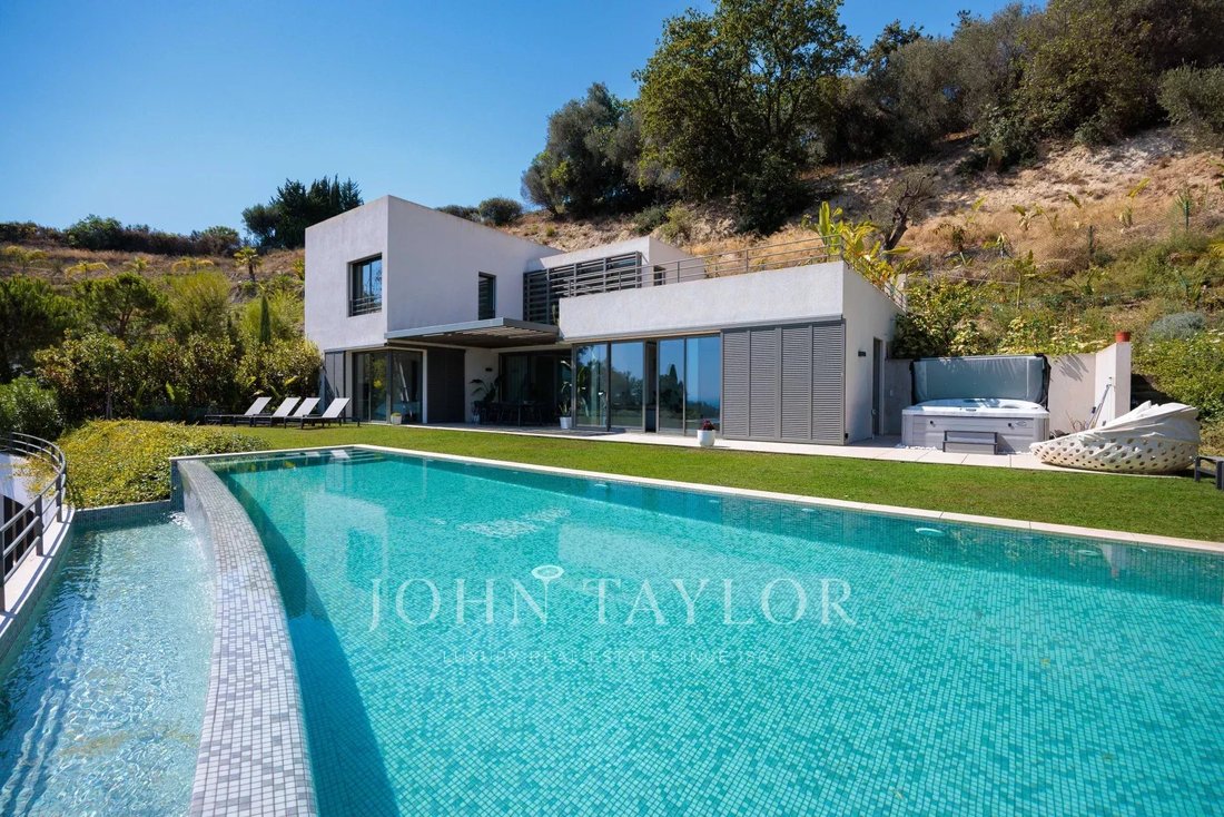 Villa in Nice, Provence-Alpes-Côte d'Azur, France 1 - 13539833