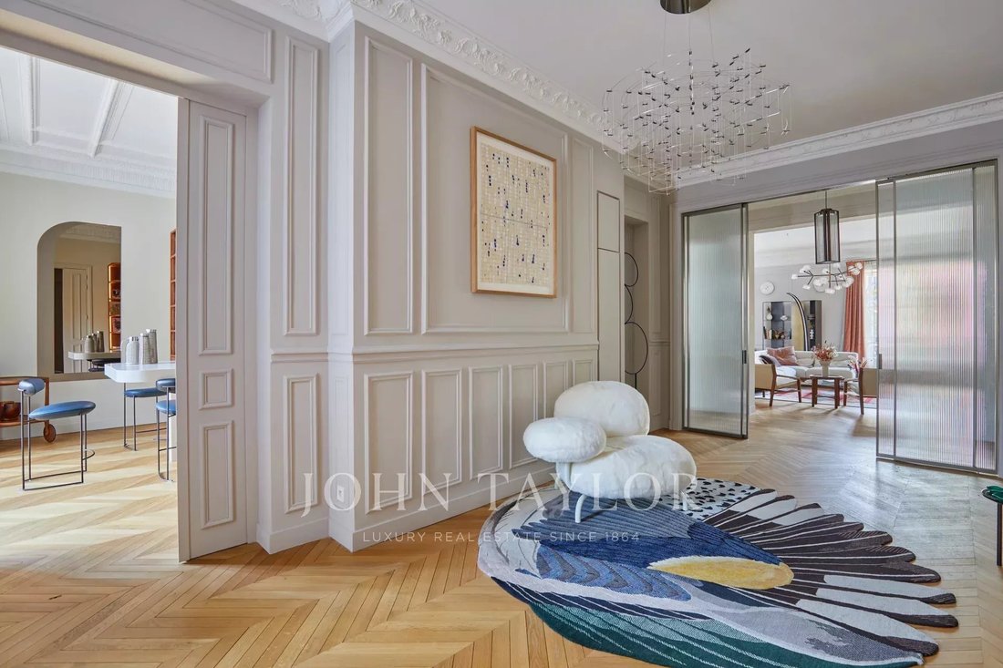 Apartment in Mairie, Paris 8e Arrondissement, Paris 3 - 13612068