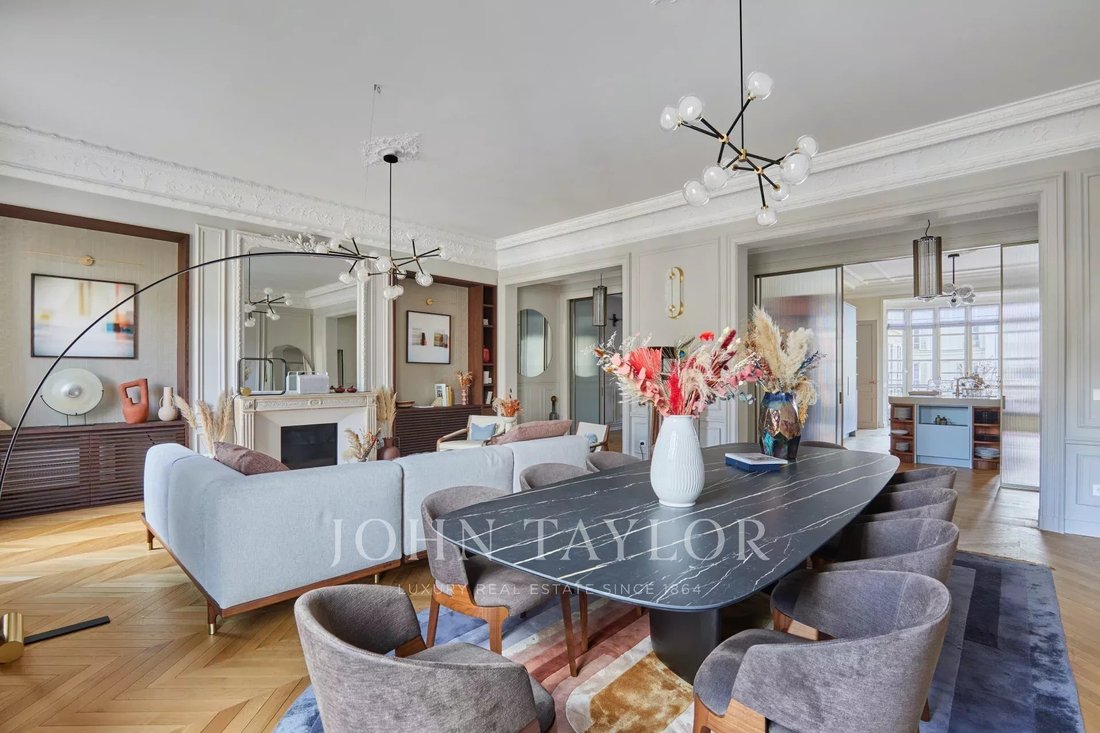 Apartment in Mairie, Paris 8e Arrondissement, Paris 5 - 13612068