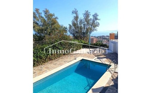 Townhouse in Este, Malaga, Spain 1