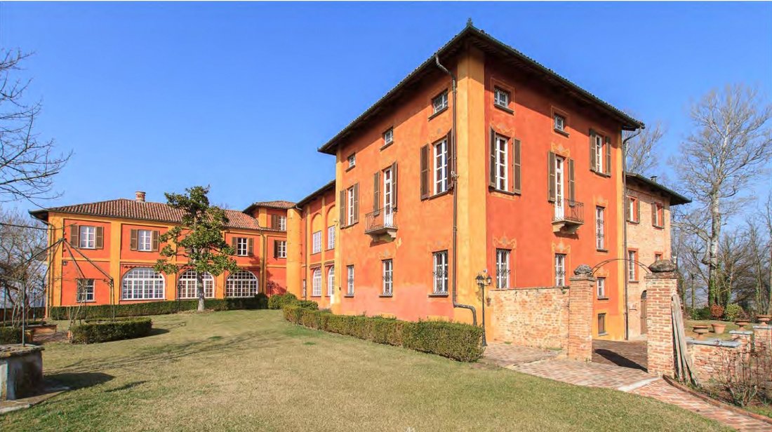 Castle in San Damiano d'Asti, Piedmont, Italy 4 - 15539406