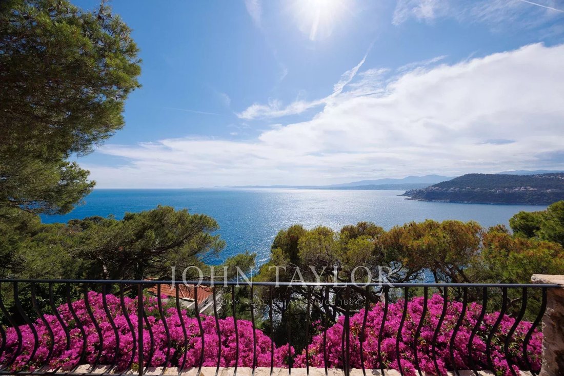 Villa in Saint-Jean-Cap-Ferrat, Provence-Alpes-Côte d'Azur, France 2 - 14487284