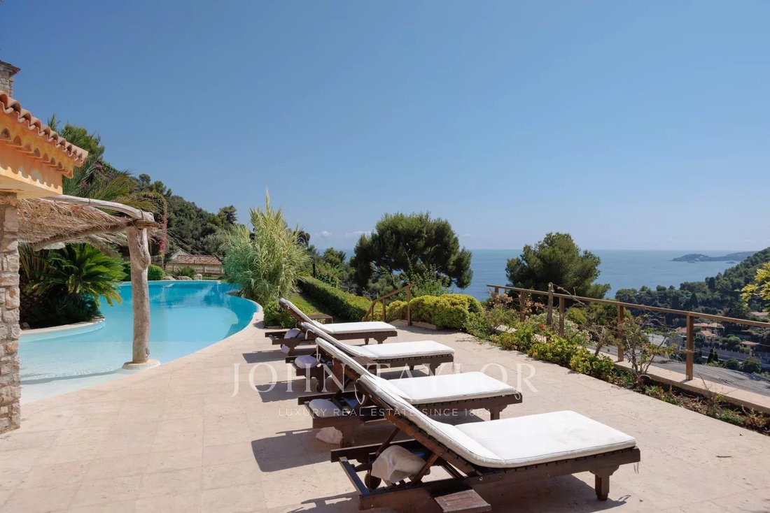Villa in Èze, Provence-Alpes-Côte d'Azur, France 3 - 14697859