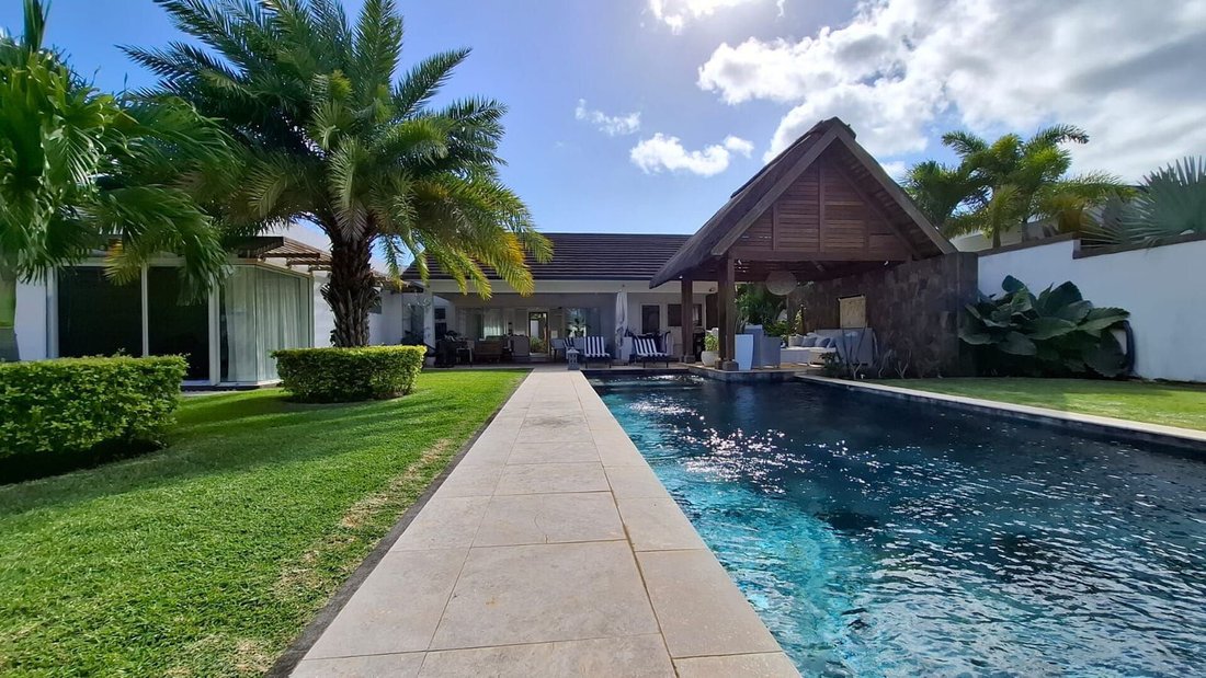 Villa in Grand Baie, Rivière du Rempart District, Mauritius 1 - 15537745