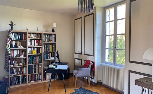 5 Min From Sainte Foy La Grande: Historic Castle Of 600m², Its Vineyard Of 85ha, Gîtes, Stable And 3