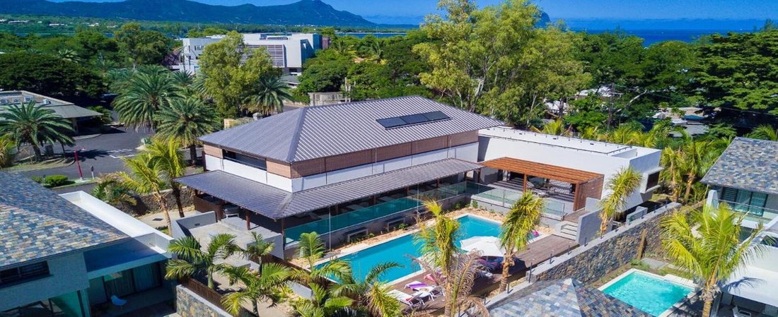 Villa in La Preneuse, Rivière Noire District, Mauritius 1 - 15536898