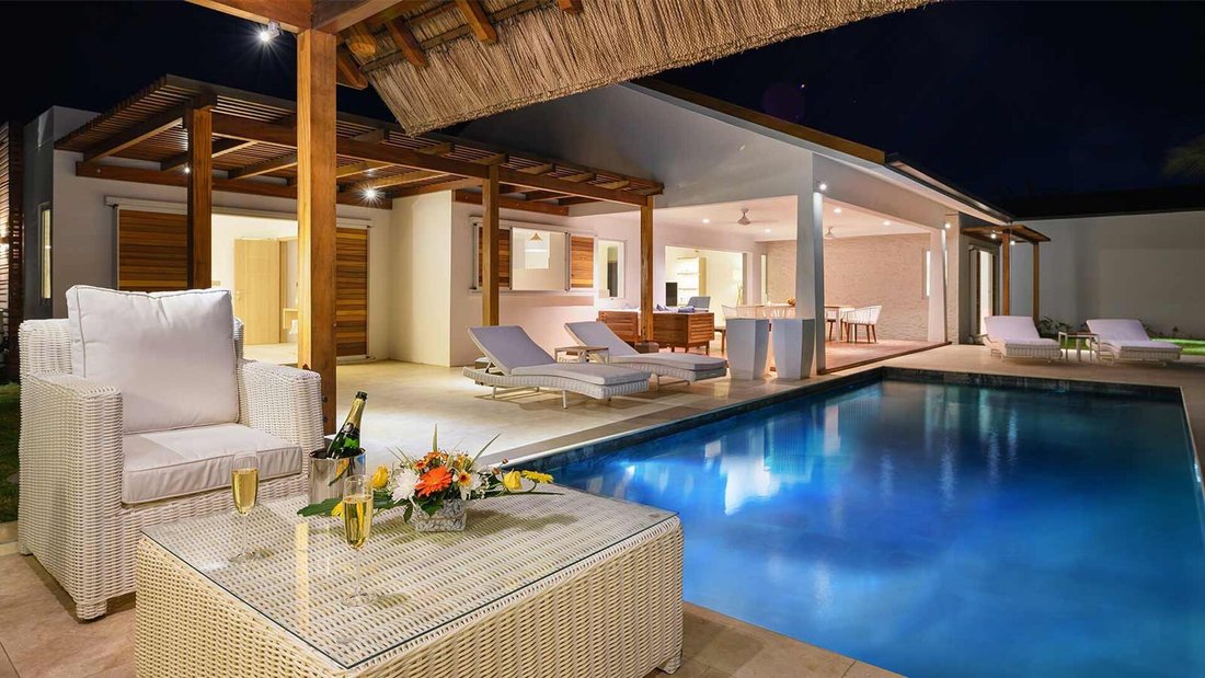 Villa in Grand Baie, Rivière du Rempart District, Mauritius 2 - 15537842