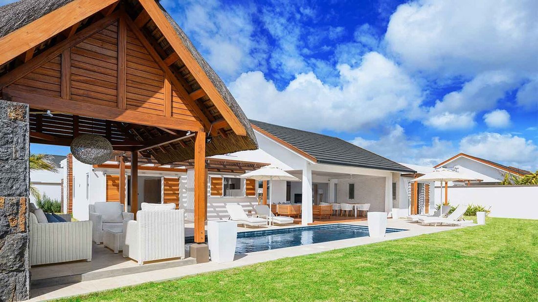 Villa in Grand Baie, Rivière du Rempart District, Mauritius 1 - 15537842