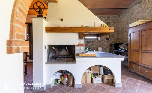 Castle for Sale in Serre di Rapolano, Tuscany, Italy