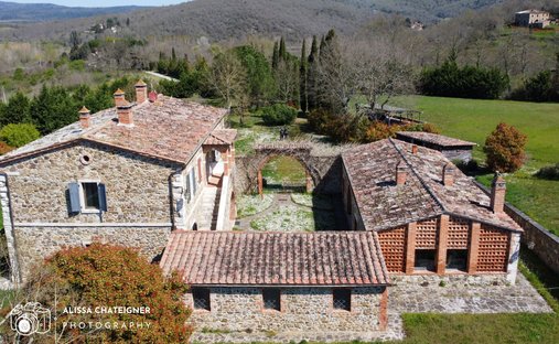 Castle for Sale in Serre di Rapolano, Tuscany, Italy