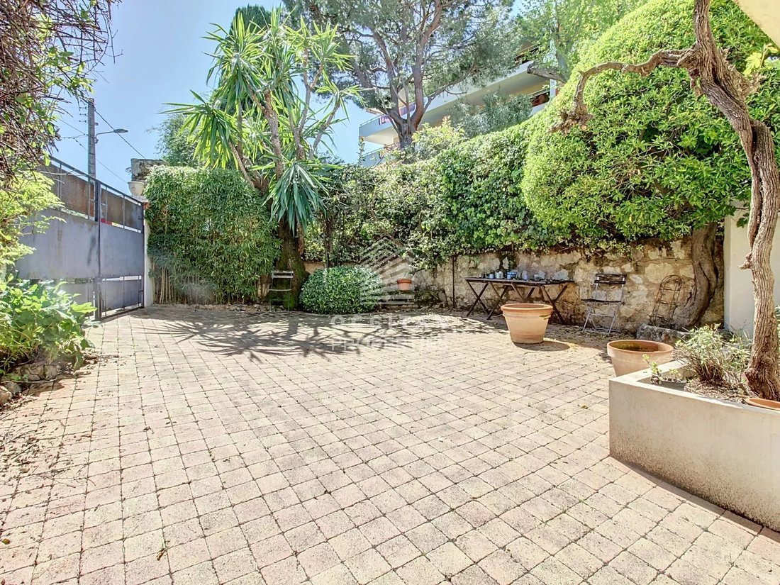 Villa in Vallergues, Cannes, France 3 - 15540905