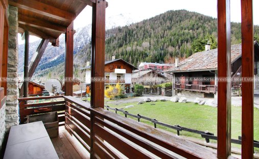 Chalet a Courmayeur, Valle d'Aosta, Italia 1