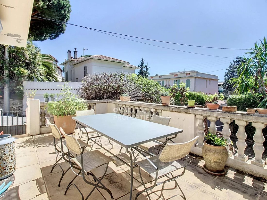 Villa in Vallergues, Cannes, France 1 - 15540905