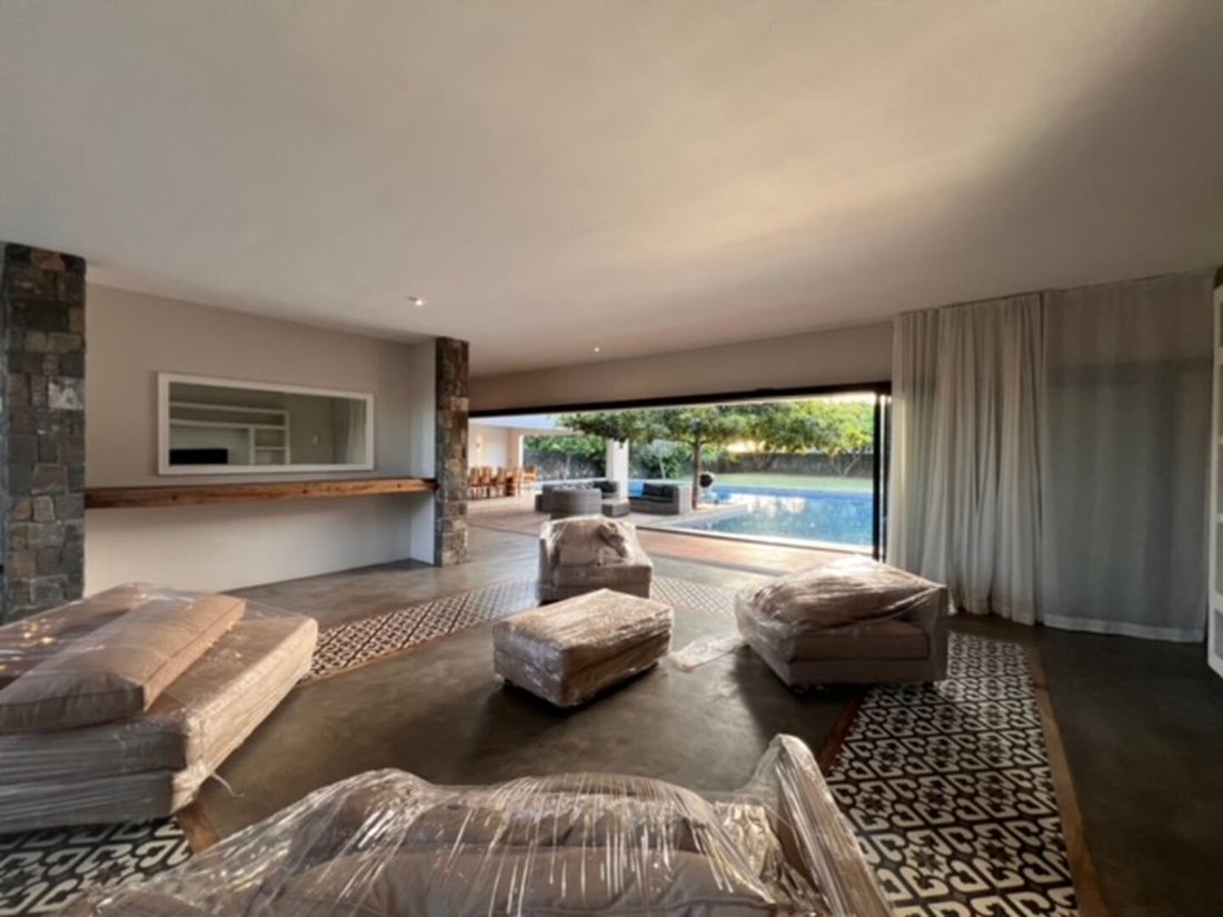 Villa in Grand Baie, Rivière du Rempart District, Mauritius 5 - 15540957