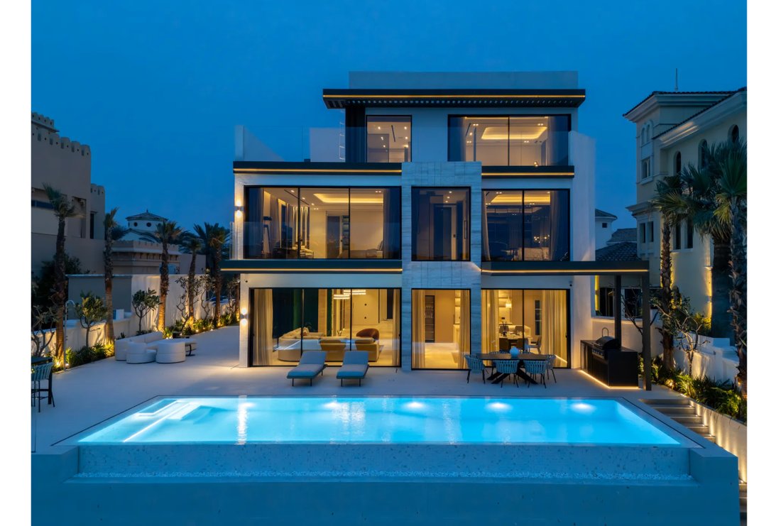 Villa in Palm Jumeirah, Dubai, United Arab Emirates 1 - 15540689