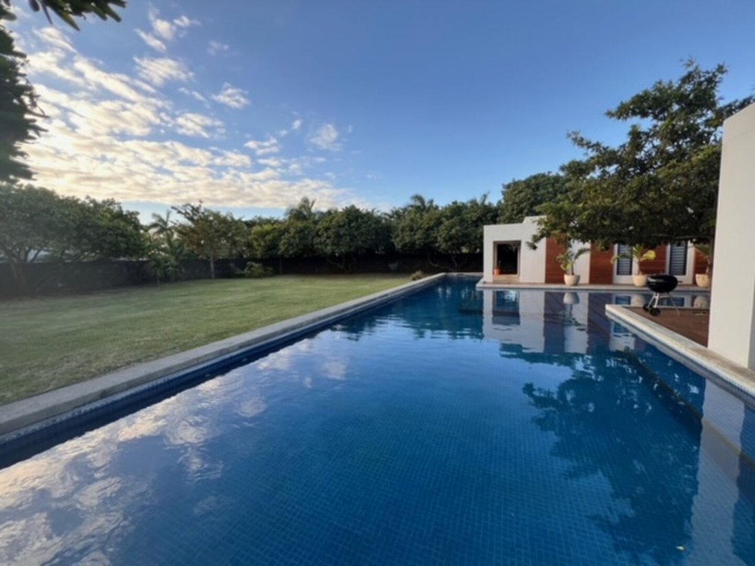 Villa in Grand Baie, Rivière du Rempart District, Mauritius 2 - 15540957