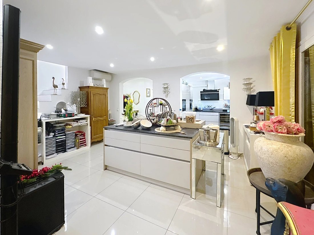 Villa in Mougins, Provence-Alpes-Côte d'Azur, France 3 - 15534597