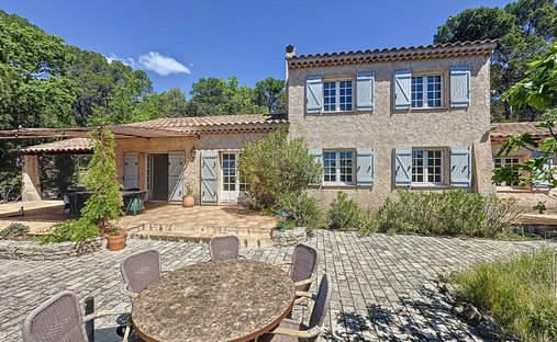 Villa in Saint-Antonin-du-Var, Provence-Alpes-Côte d'Azur, France 1