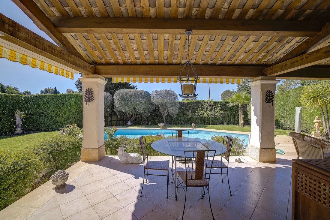 Villa in Mougins, Provence-Alpes-Côte d'Azur, France 2 - 15540823