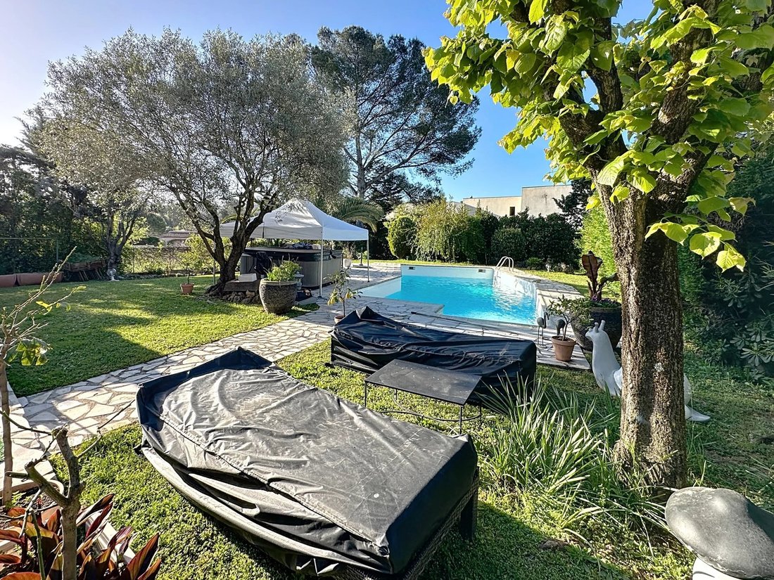 Villa in Mougins, Provence-Alpes-Côte d'Azur, France 2 - 15534597