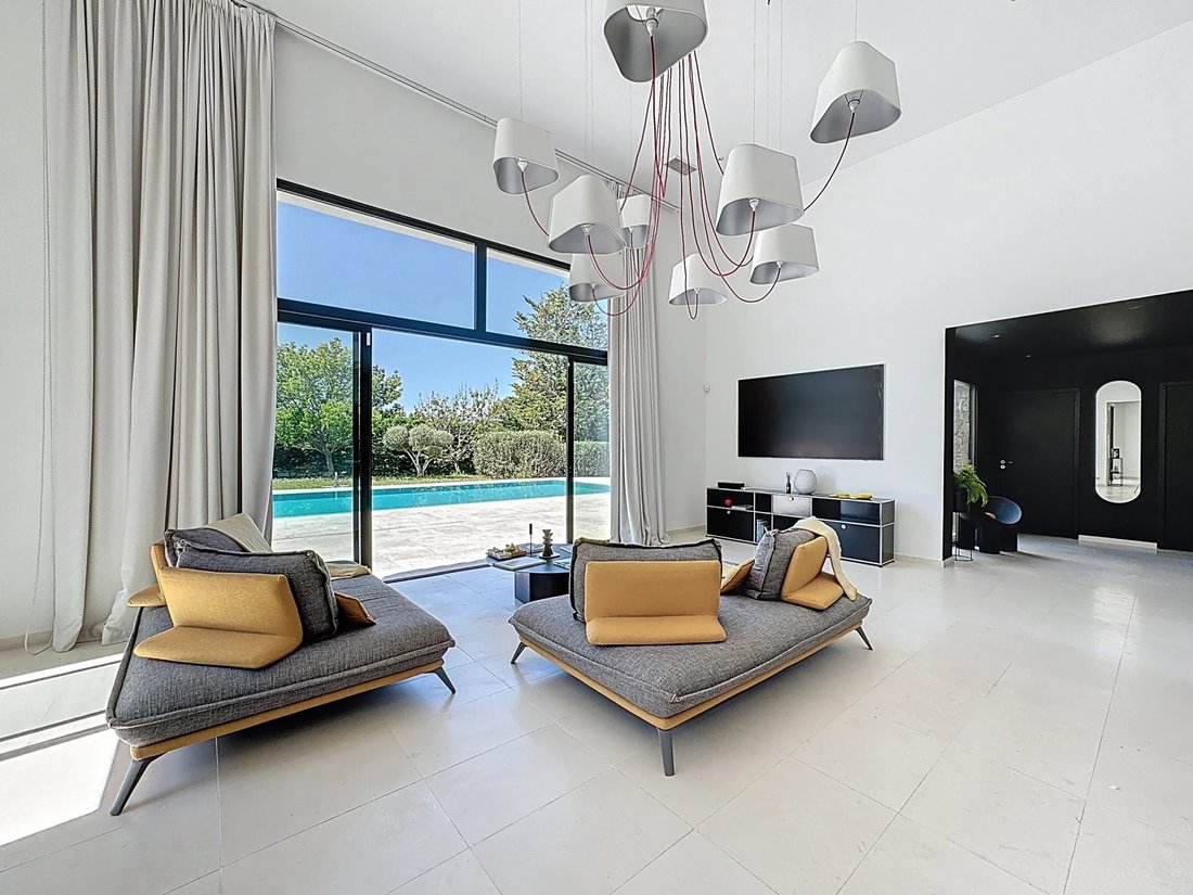 Villa in Sud, Roquefort-les-Pins, France 3 - 15484917