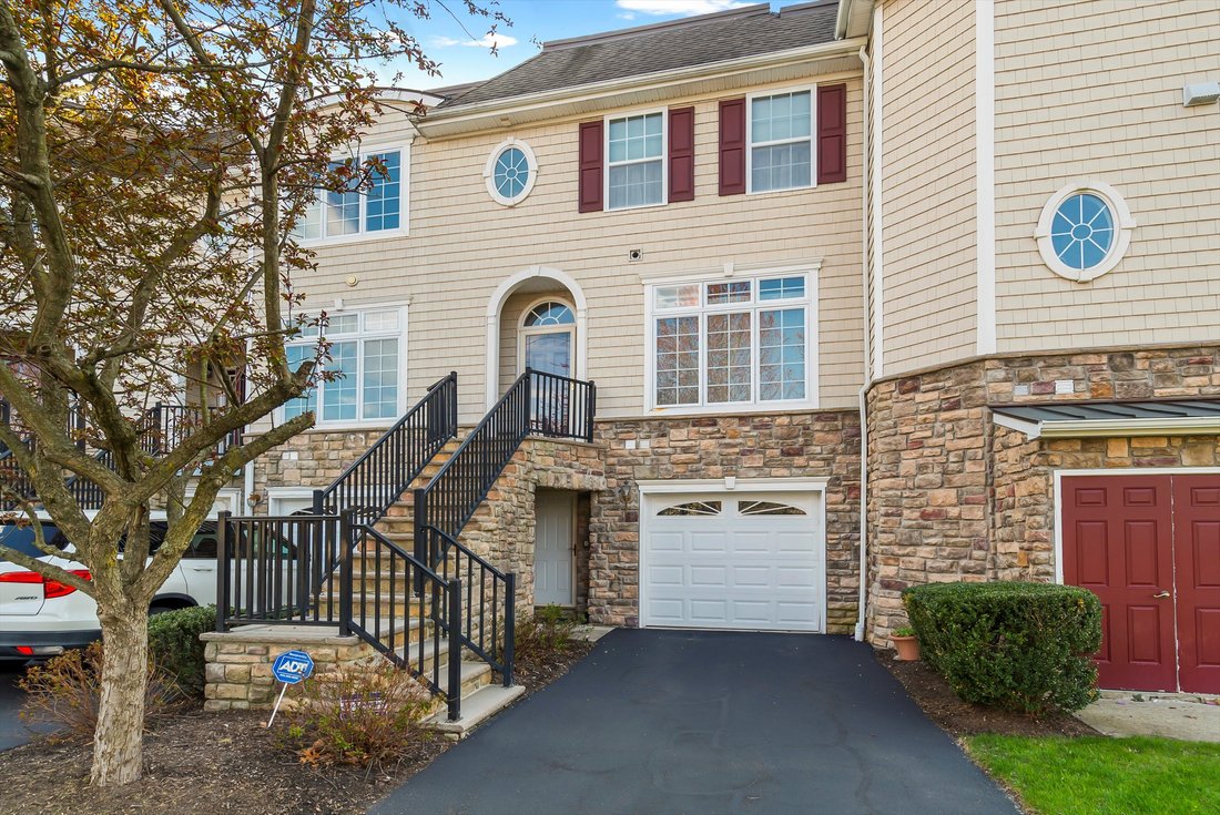 House in Old Bridge Township, New Jersey, United States 1 - 15541034