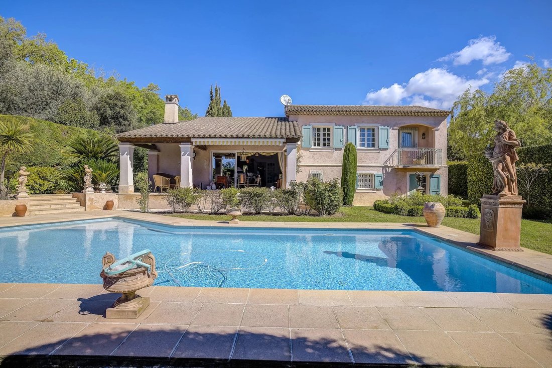 Villa in Mougins, Provence-Alpes-Côte d'Azur, France 1 - 15540823