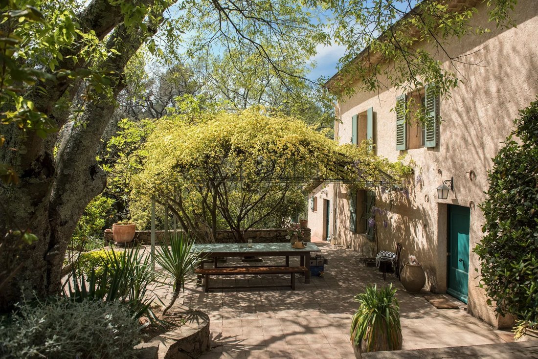 Villa in Taradeau, Provence-Alpes-Côte d'Azur, France 1 - 15540952
