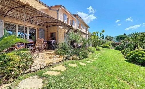 Villa in Le Bar-sur-Loup, Provence-Alpes-Côte d'Azur, France 1