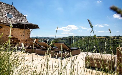 Castle for Sale in Rodez, Occitanie, France