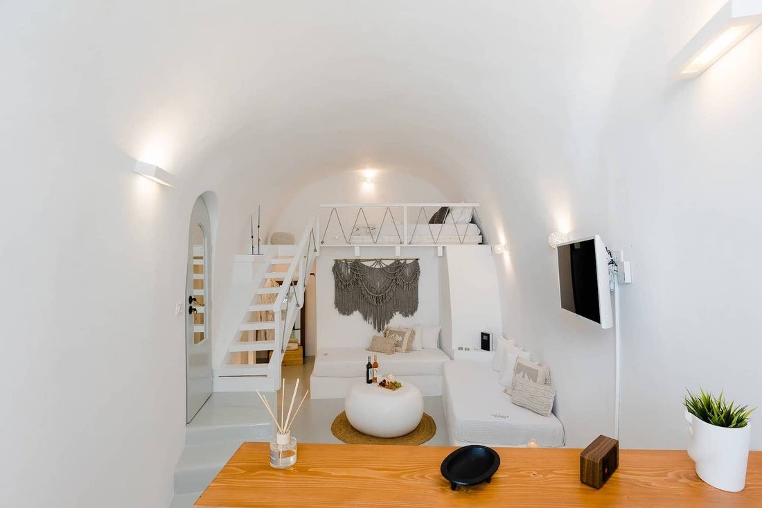 House in Thira, Aegean, Greece 5 - 15545416