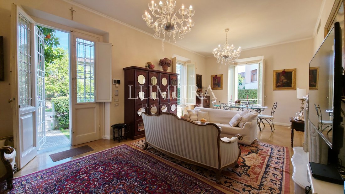House in Historic Center, Lucca, Tuscany 1 - 13960755
