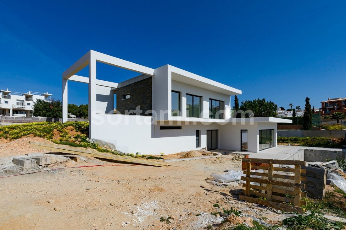 House in Carvoeiro, Algarve, Portugal 1 - 11835955