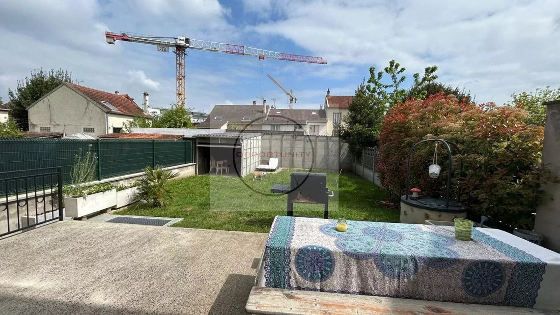 House in Chennevieres-sur-Marne, Ile-de-France, France 5 - 14391616