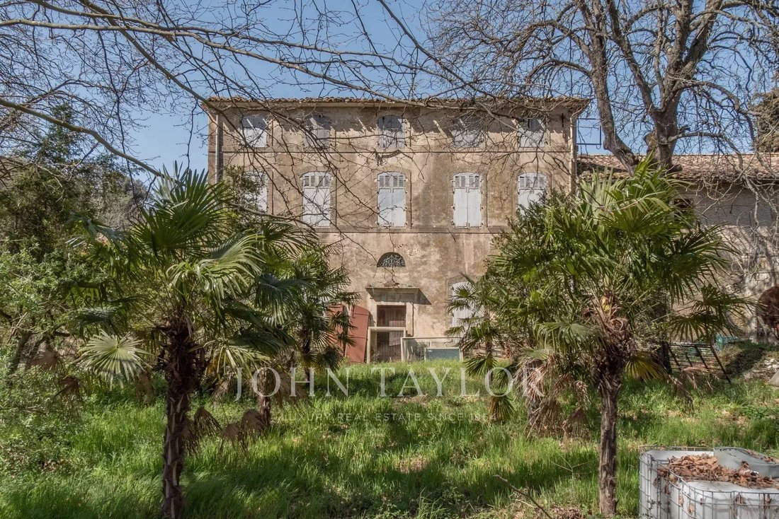 Estate in Bonnieux, Provence-Alpes-Côte d'Azur, France 2 - 12096862