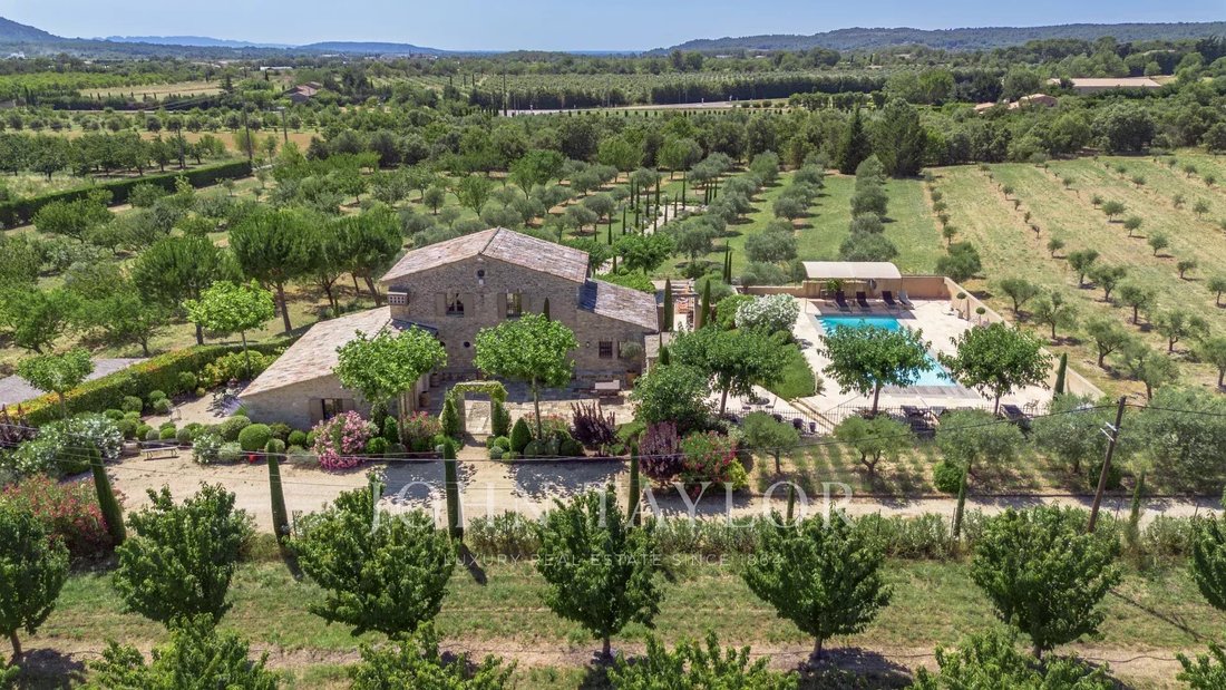 House in Gordes, Provence-Alpes-Côte d'Azur, France 2 - 14315125