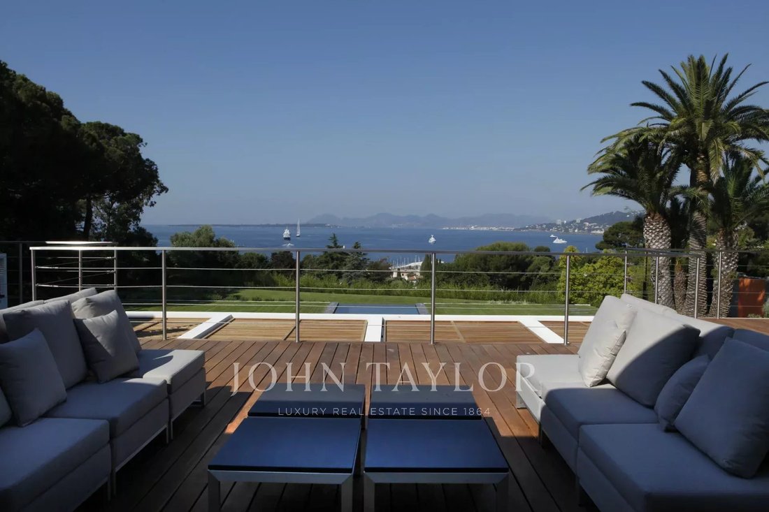 Villa in Antibes, Provence-Alpes-Côte d'Azur, France 2 - 11767292