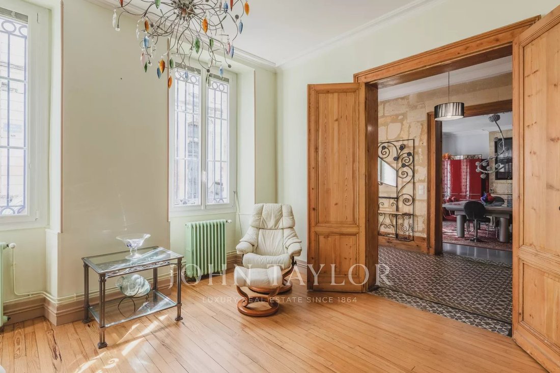 Townhouse in Grand Parc-Chartrons-Paul Doumer, Bordeaux, France 2 - 13392985