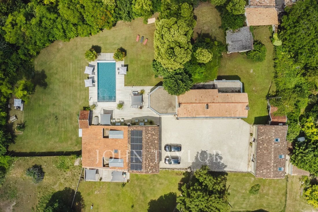 House in Prignac-et-Marcamps, Nouvelle-Aquitaine, France 2 - 14425363