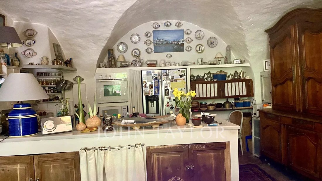 Townhouse in Lourmarin, Provence-Alpes-Côte d'Azur, France 3 - 13010080