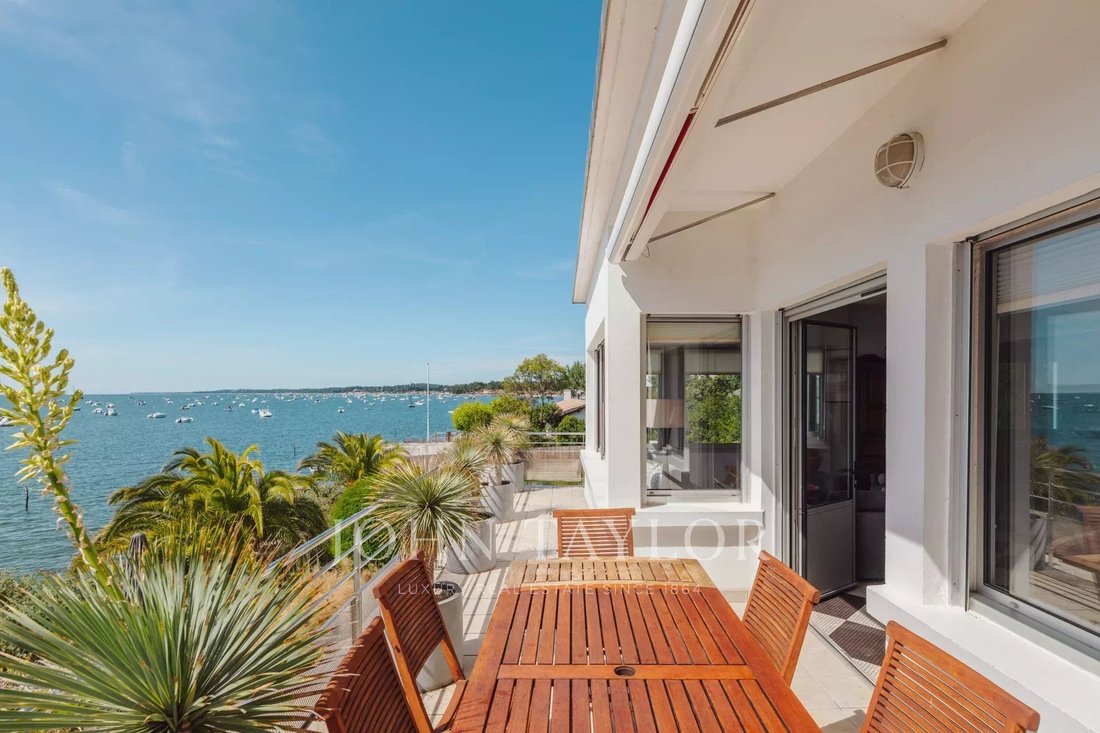 Villa in France 2 - 14414729