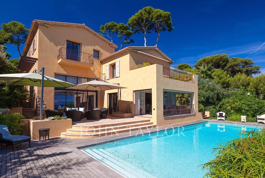 Villa in Antibes, Provence-Alpes-Côte d'Azur, France 2 - 10752665