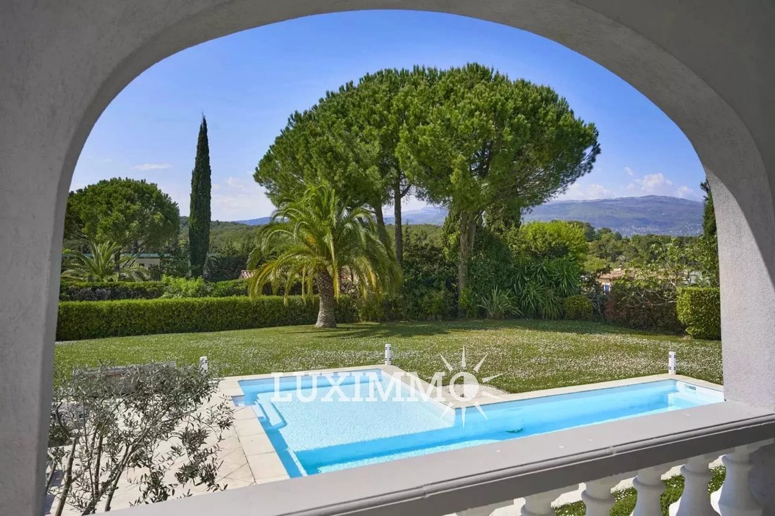 Villa in Mougins, Provence-Alpes-Côte d'Azur, France 3 - 13734048