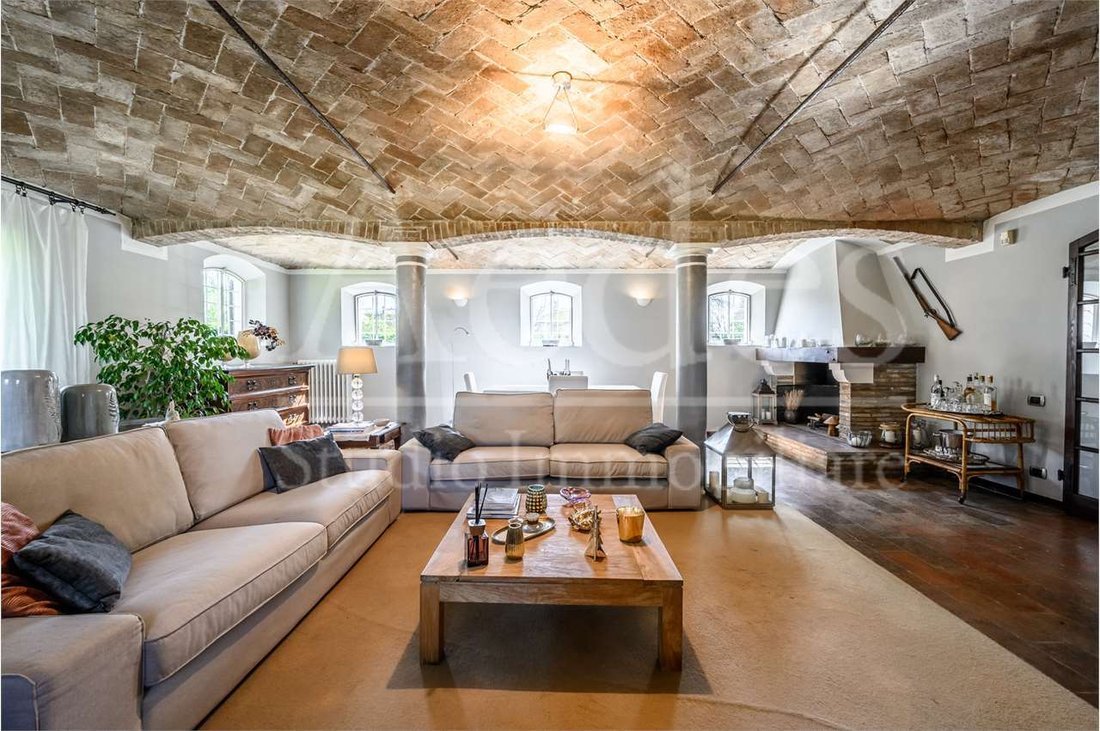 Villa in Formigine, Emilia-Romagna, Italy 1 - 15550197