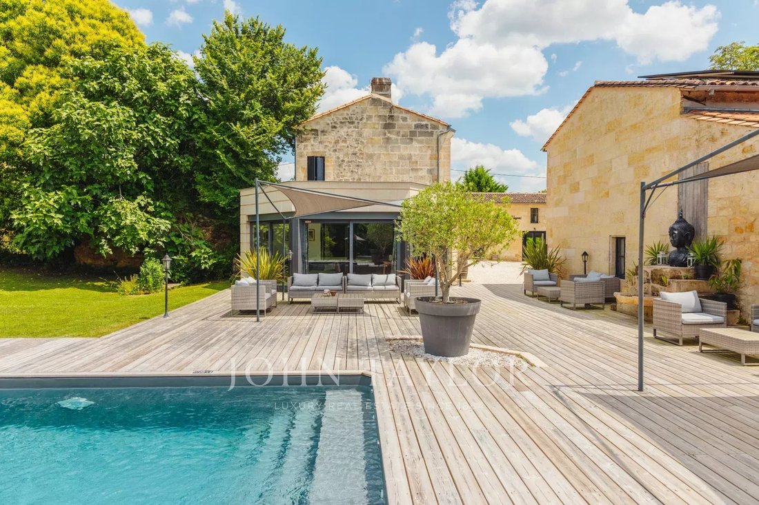 House in Prignac-et-Marcamps, Nouvelle-Aquitaine, France 1 - 14425363