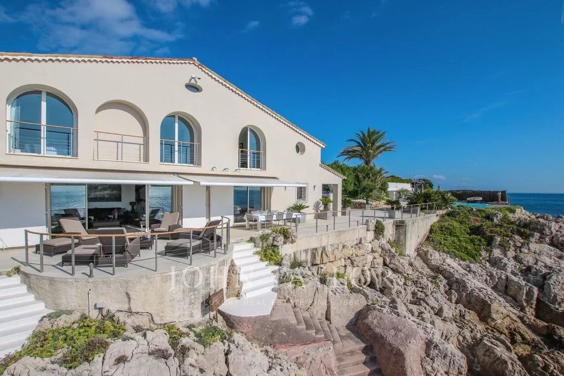 Villa in Antibes, Provence-Alpes-Côte d'Azur, France 4 - 10752685