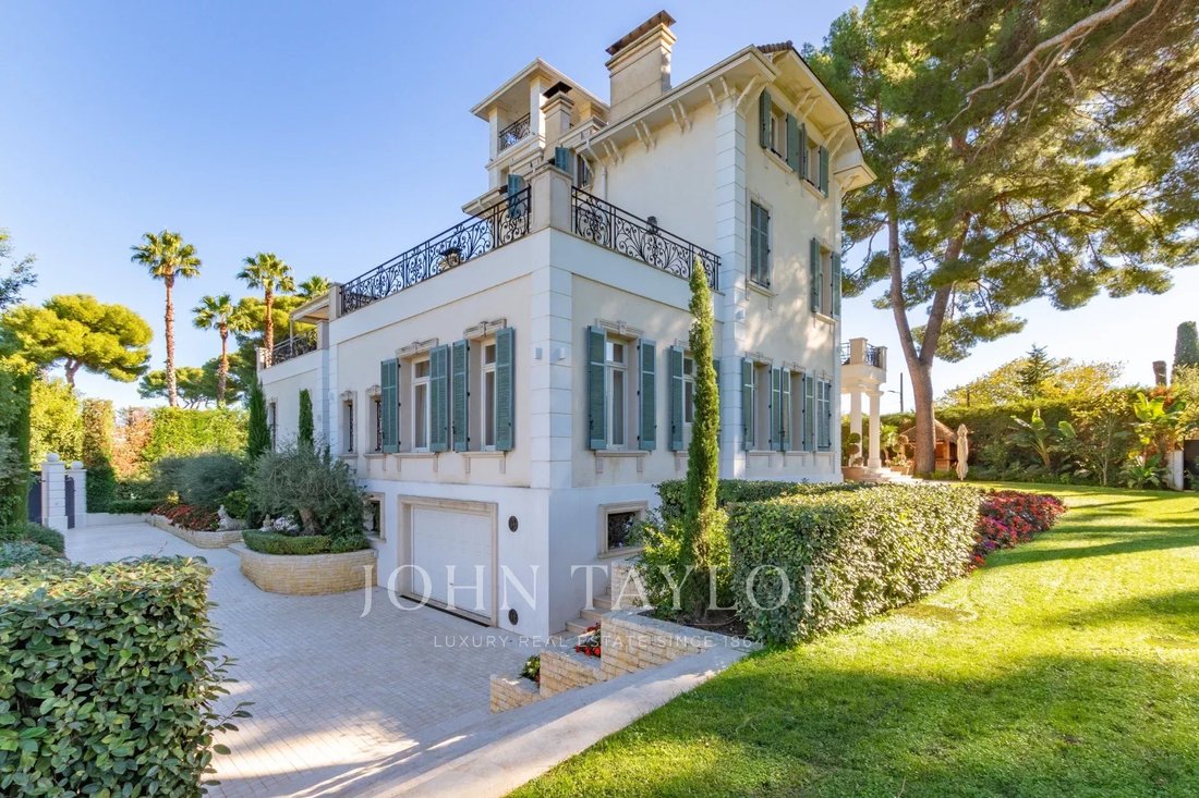 Estate in Antibes, Provence-Alpes-Côte d'Azur, France 2 - 13958402