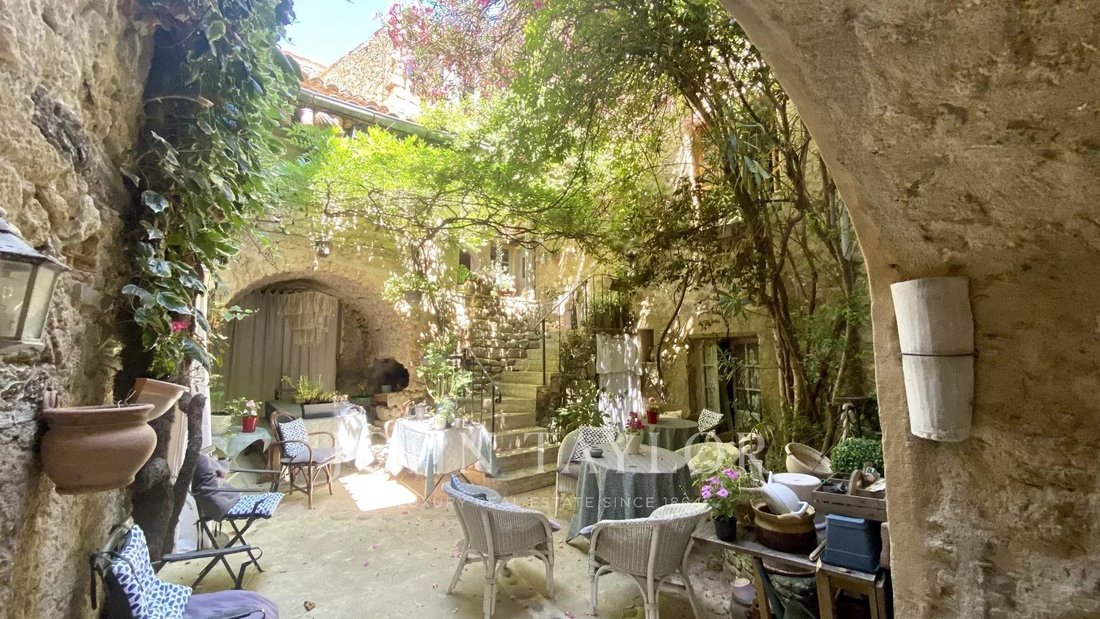 Townhouse in Lourmarin, Provence-Alpes-Côte d'Azur, France 1 - 13010080