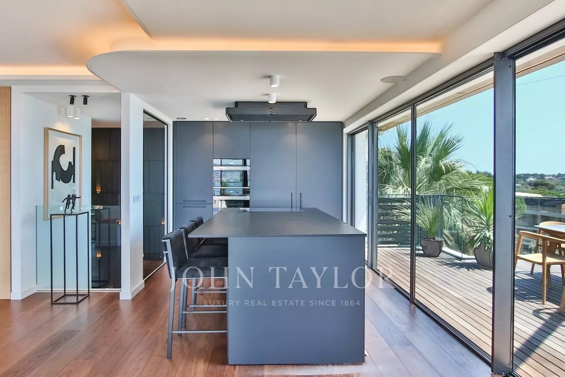 Penthouse in Antibes, Provence-Alpes-Côte d'Azur, France 3 - 10860707